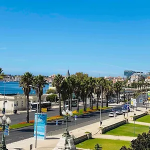 Apartment Sea View 2 Mins Walk To And Casino