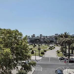 Rent4rest Beachfront Appartement